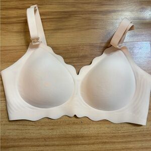 Seamless Scalloped Edge T-Shirt Bra - Nude